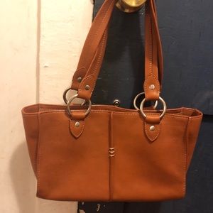 Leather shoulder bag